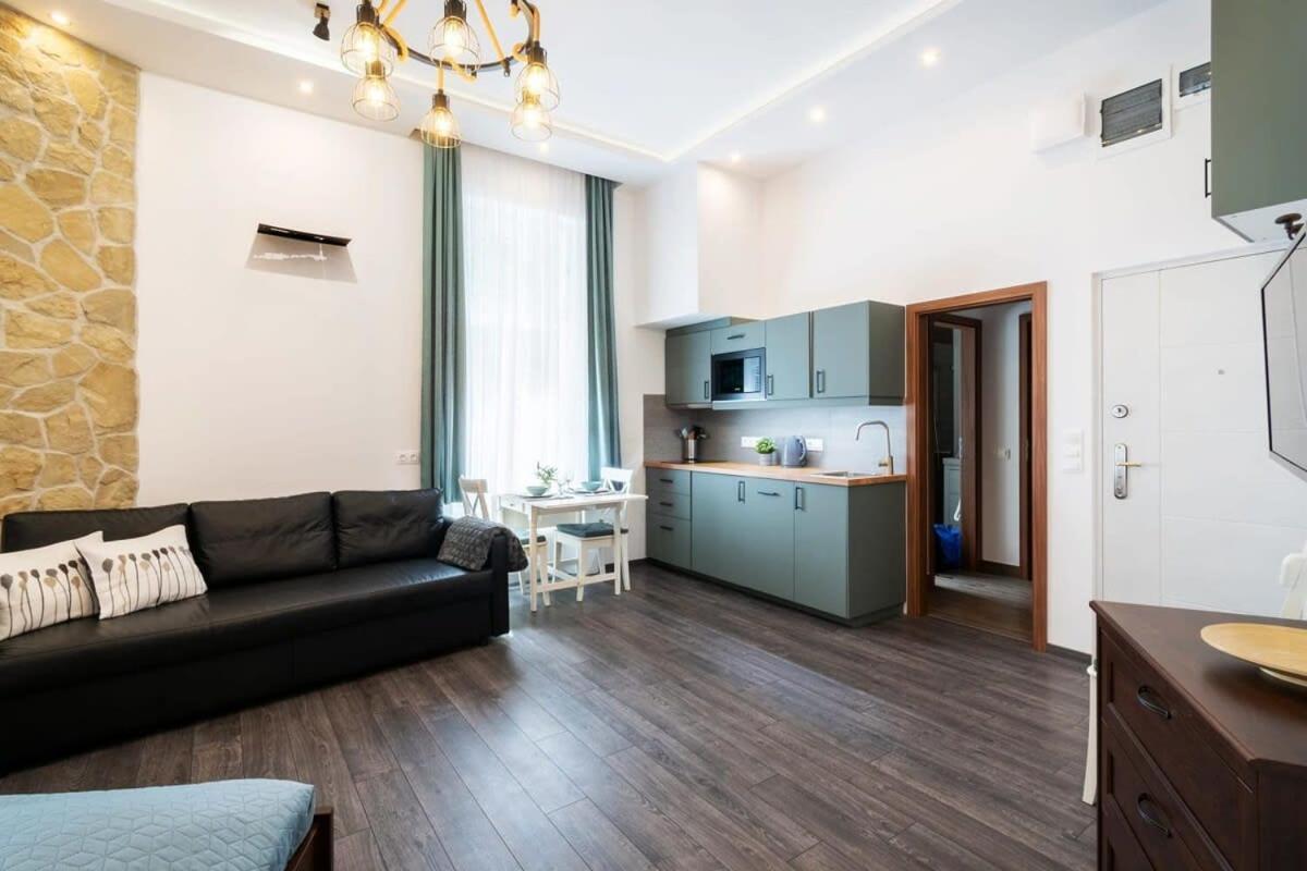 Comfy New Apartment At Castle Budapest Eksteriør bilde